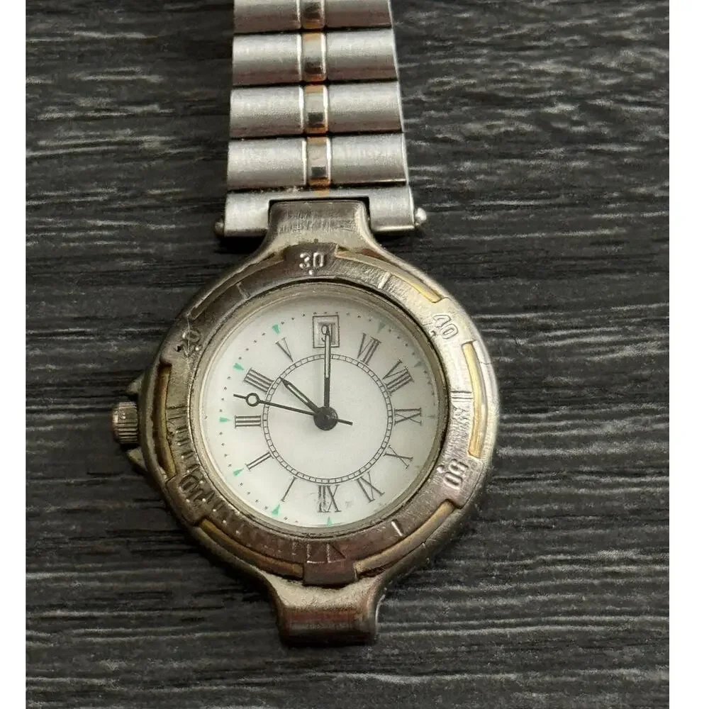 VTG Silver Tone Water Resistant Stainless Steel Watch FOR PARTS UNTESTED